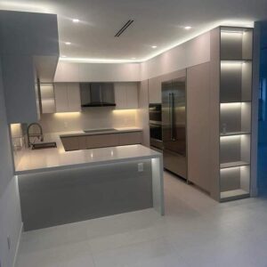 Modern Glossy G-Shape Kitchen